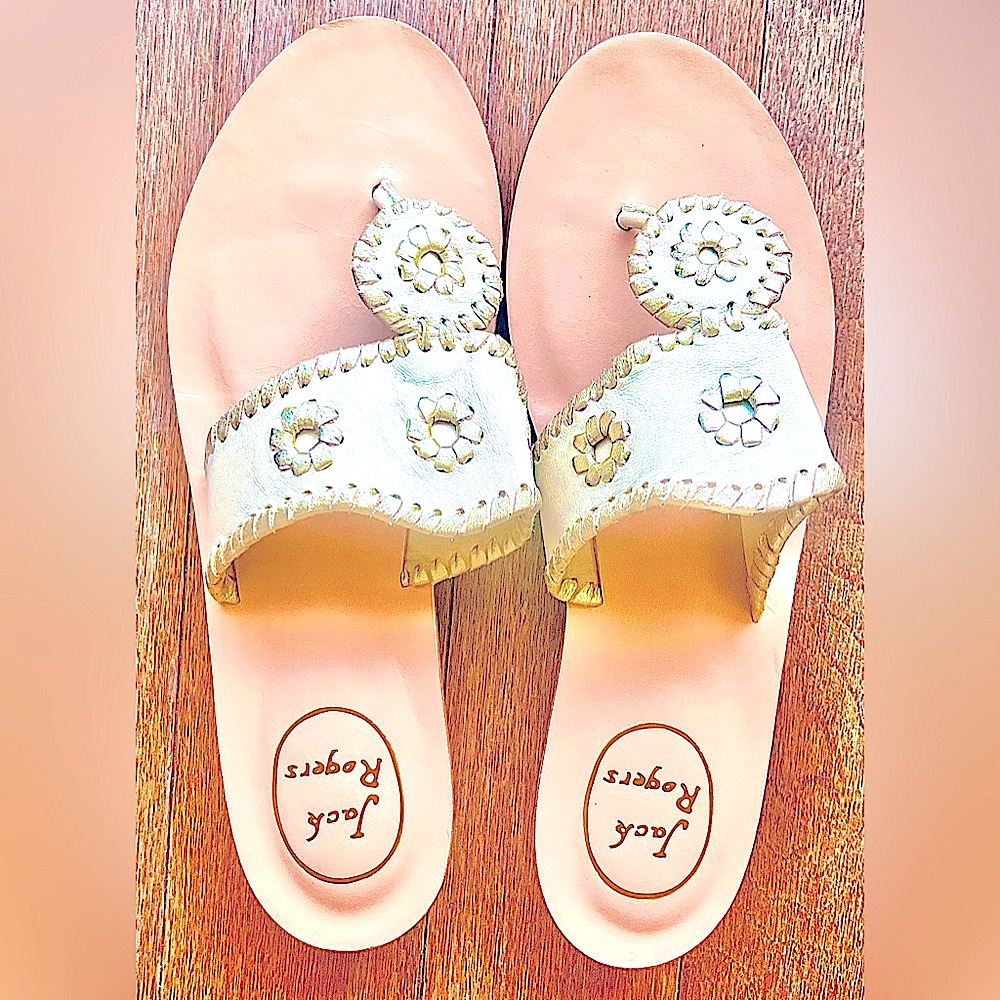 Jack Rogers Beige Cream & Gold Flip Flops, Size 7/8 **NEW!!🎁💛🩴**